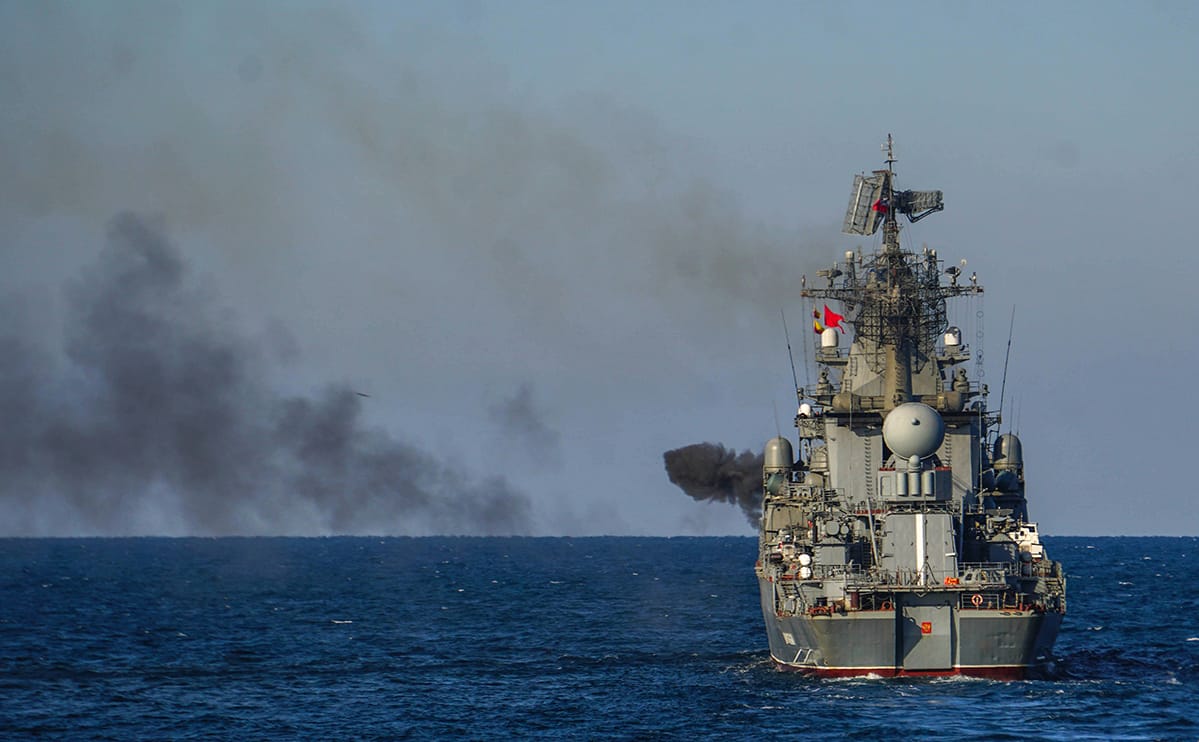 Российский суд признал погибшими 17 моряков с крейсера «Москва». Но не в результате военных действий