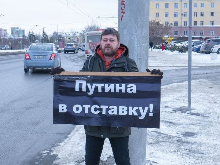 Экс‑главу барнаульского штаба Навального Вадима Останина приговорили к 9 годам колонии