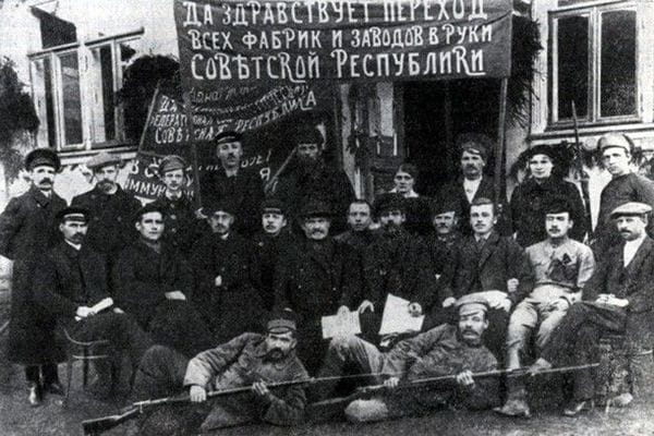 Отнять и развалить. За сто лет до Путина большевики уже проводили национализацию, и вот чем тогда это кончилось